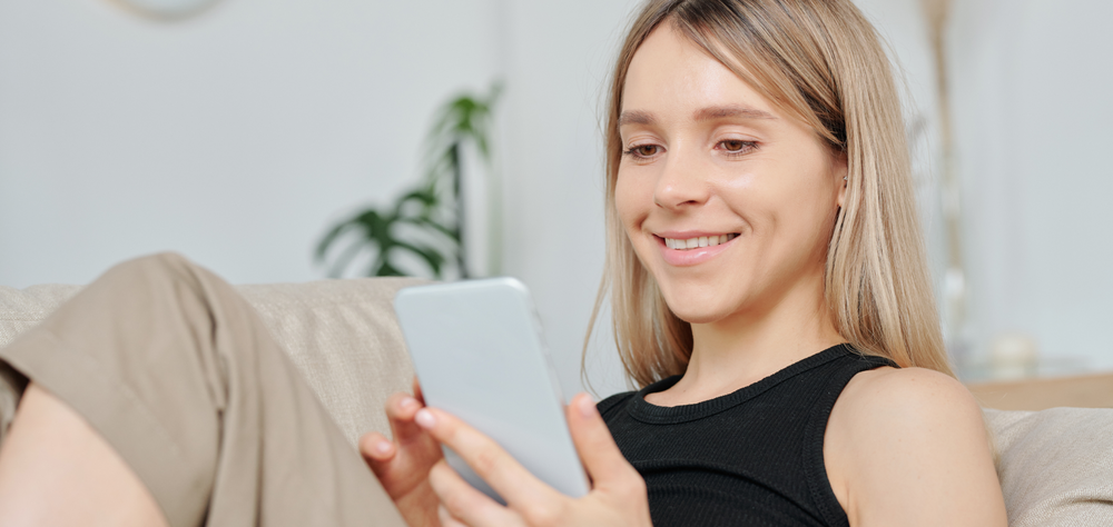 happy women > HomeByMe Enterprise > Dassault Systemes