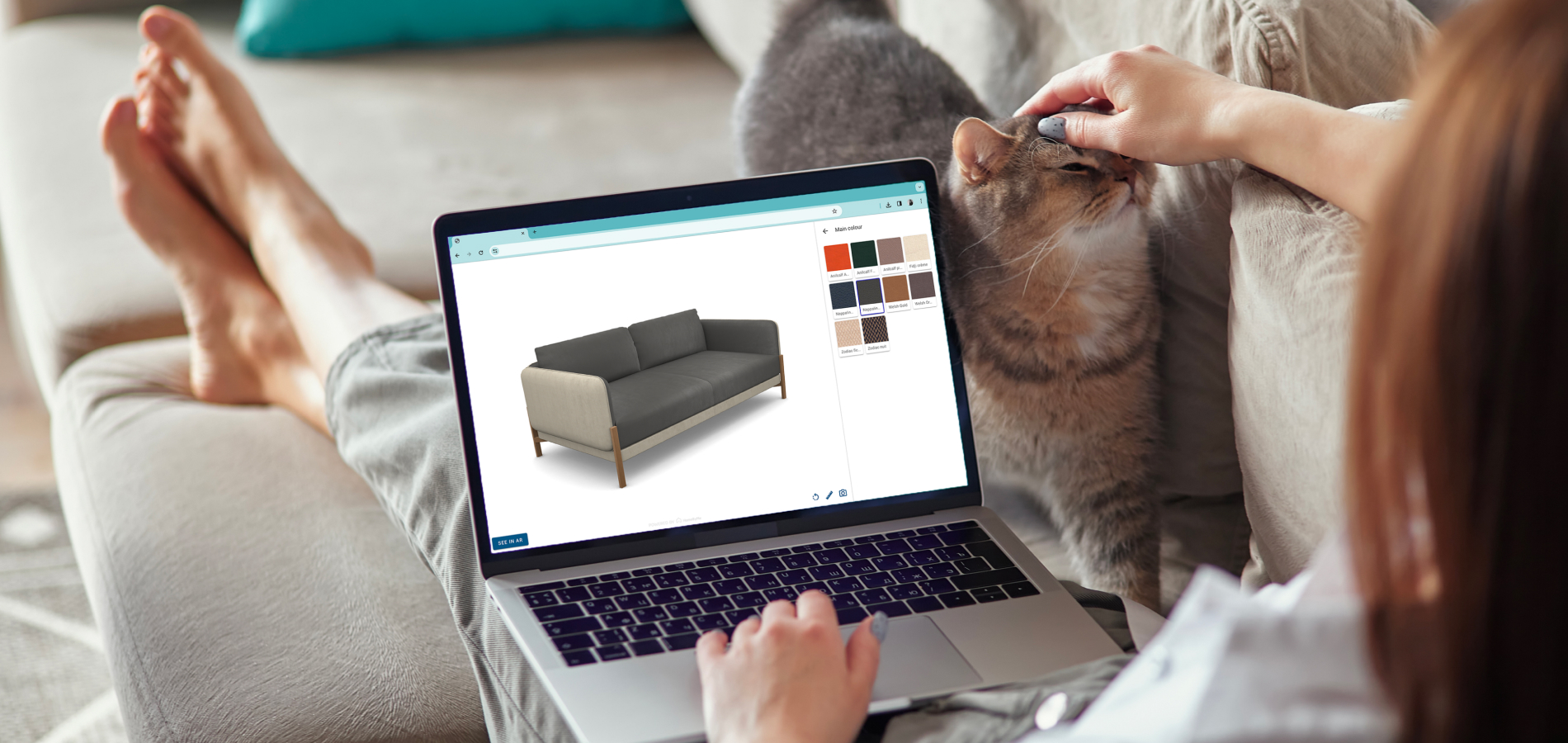 Woman using Product Configurator > HomeByMe Enterprise > Dassault Systèmes