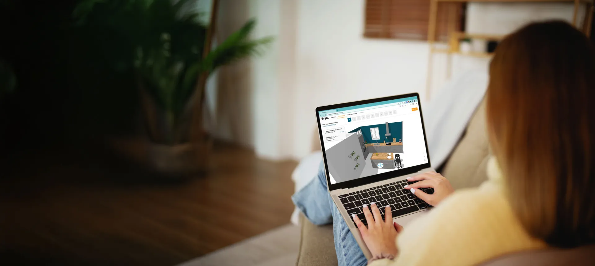 Woman using HomeByMe in laptop > HomeByMe Enterprise > Dassault Systèmes